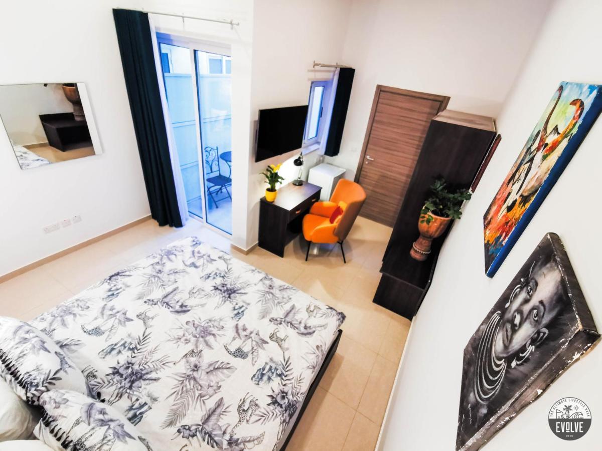 Evolve Coliving Guesthouse Слима Екстериор снимка